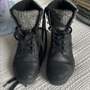 Universal Thread Black Lace Up Boots